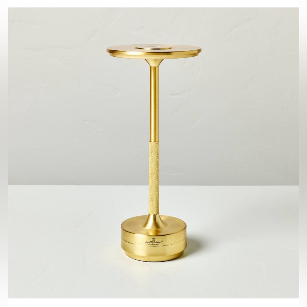 Hearth and Hand table top lamp